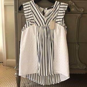 NEW with tags. Size small Doe & Rae top